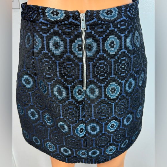 Zara‎ Black and Blue Geometric Mini Skirt - Picture 3 of 12
